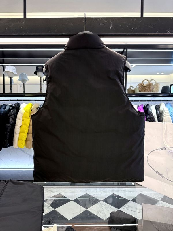 普家25ss 普家新款鹅绒三角标工装风秀款羽绒服背心马甲|undefined