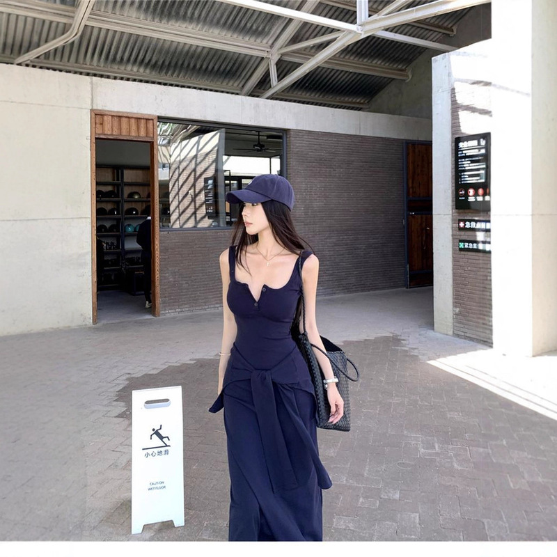 Hot Girl Slim-Fit Slimming Suspender Dress for Women, New Summer Style with Waist-Cinching Design, Hip-Hugging A-Line Long Dress with Shawl