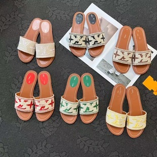 slippersһ����Ů2024�����¿�V��ĸ��Ь�⴩���ƽ��ɳ��ЬŮ
