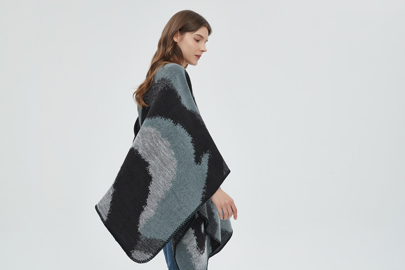 Unisex Large leopard print split cape with double jacquard collar_voghion.com