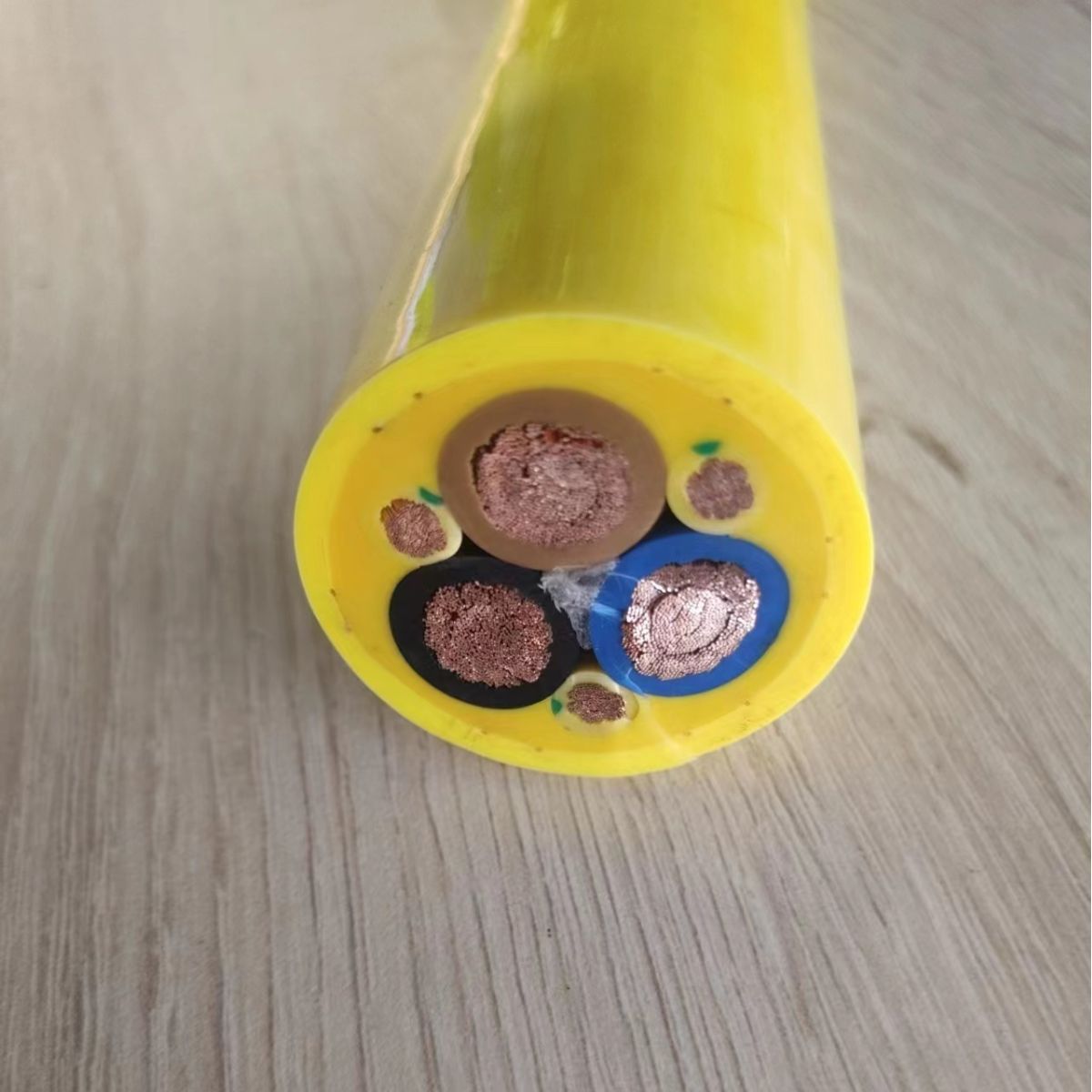 APD-FLEX903凿岩台车专用电缆选用进口材料特种电缆耐磨设备专用