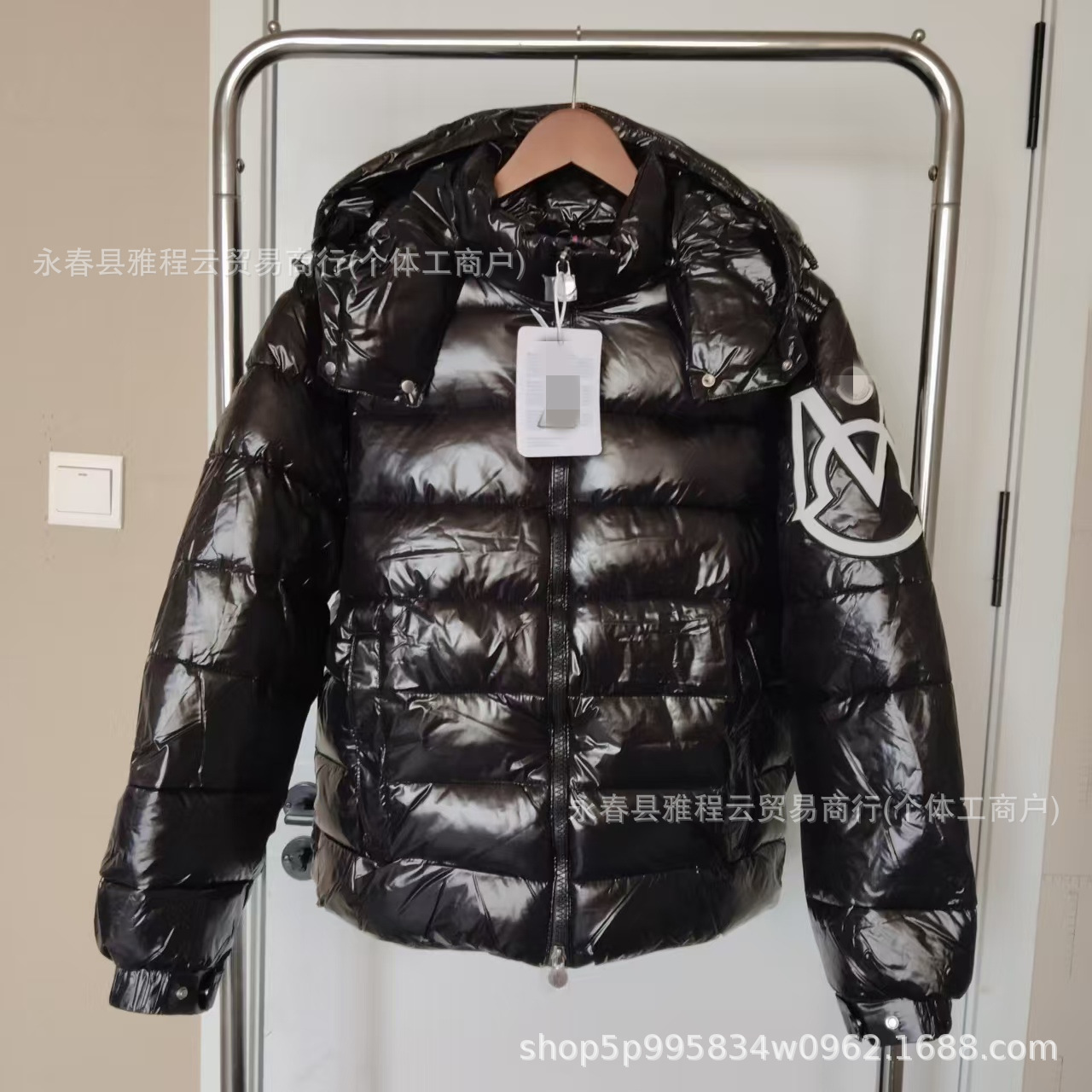 冬季新款蒙家男羽绒服男士防寒保暖字母时尚保暖亮面美版连帽外套