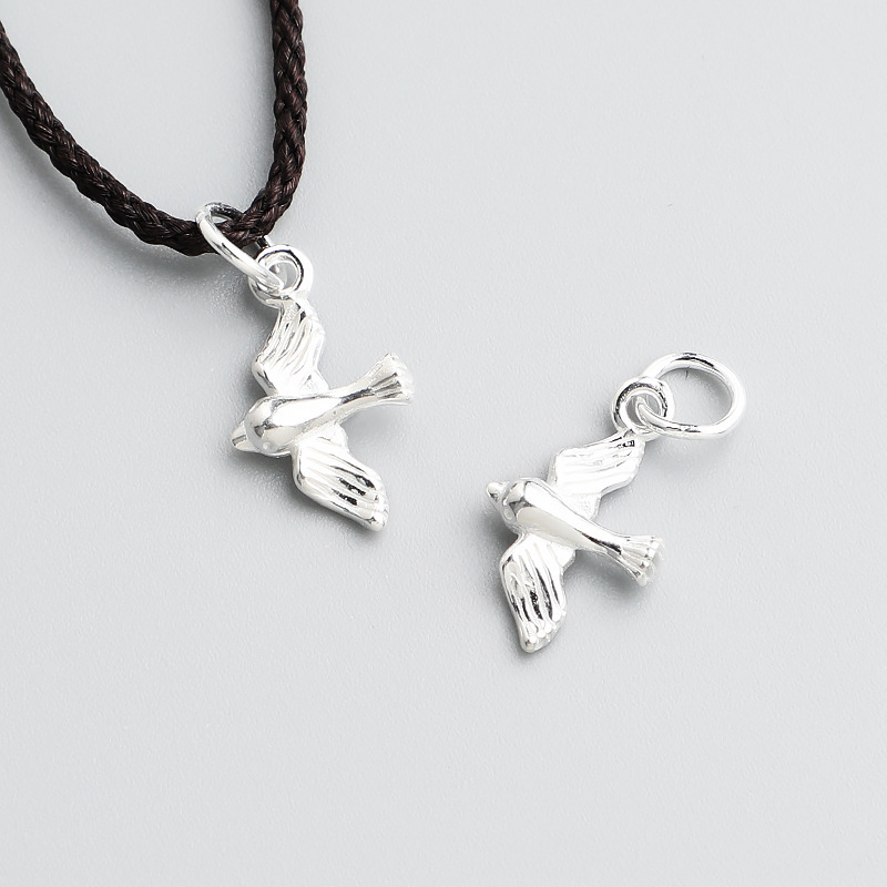 S925 Sterling Silver Vintage Bird Pendant Swallow Pendant DIY Beaded Rope Bracelet Necklace Accessories S925 Sterling Silver Vintage Bird Pendant Swallow Pendant DIY Beaded Rope Bracelet Necklace Accessories
