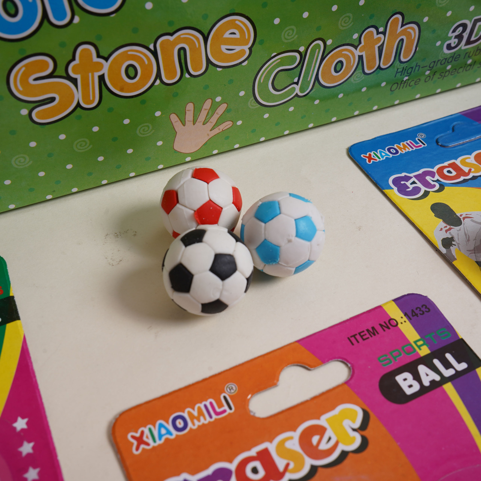 Nuevo oso de fútbol extraño borracha de dibujos animados borracha de dibujos animados