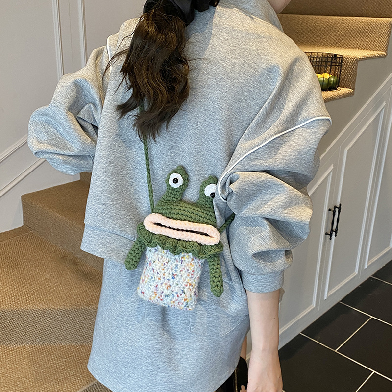 Caricatura rara, ranas feas, bolsos de hombro para niños y niñas, bolsos de gancho hechos a mano para niños, bolsos de mochila de otoño y invierno nuevos bolsos para niños