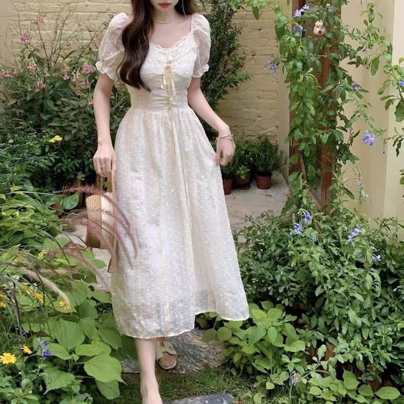 Летний нежный ветер кружевной шнуровки талии фея с короткими рукавами платье женщина бежит принцесса