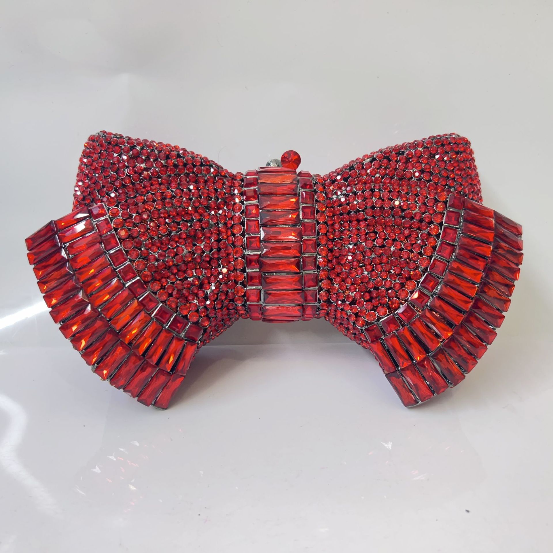 Selección estricta de nuevo arco transfronterizo con diamantes bolsa de cena europea y americana con diamantes llenos bolsa de mujer embrague de piedra
