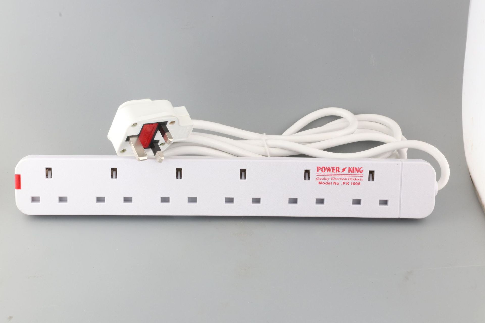 Junta de enchufe de alimentación transfronterizo Reino Unido enchufe de cableado británico fuera de línea Junta de seis bits 13A enchufe estándar británico