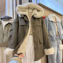 卡其色加绒连帽派克服棉服女款2025冬季新款休闲工装短款棉衣外套