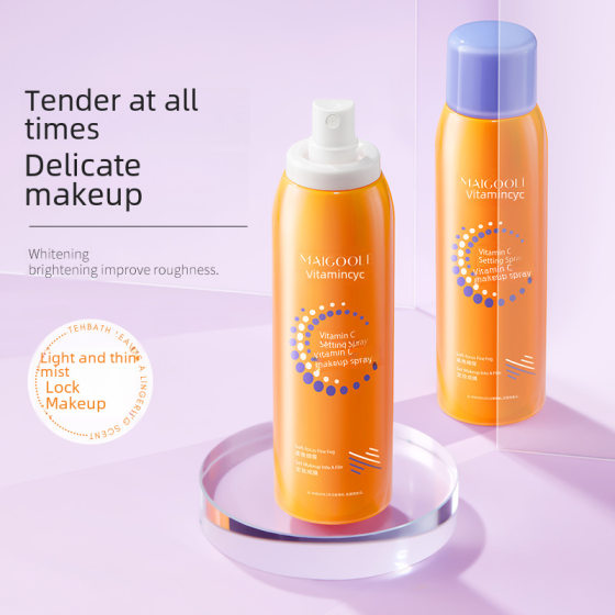 Maidailine Vitamin C Fixed Makeup Spray Hydrating and Moisturizing Water Feeling Fixed Makeup comes with high-gloss matte texture Vitamin C Fixed Makeup Spray