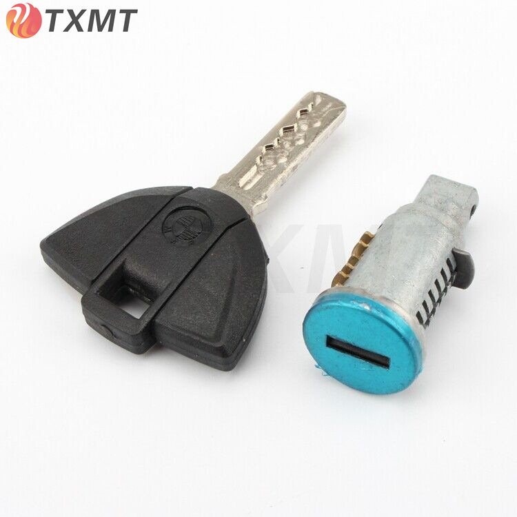 Suitable for BMW S1000 S1000RR double R 09-14-16-18 HP4 front and rear leather seat rear seat bag rear cushion