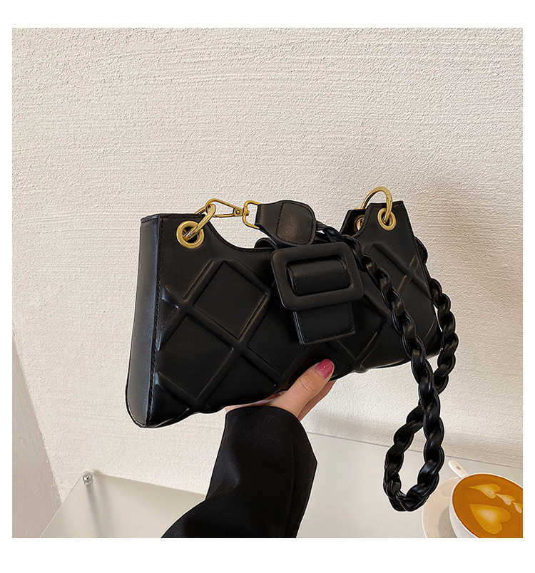 Women's Medium Pu Leather Lingge Streetwear Magnetic Buckle Underarm Bag display picture 17