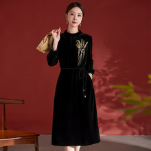 水墨佳人丝绒连衣裙女2025秋季新款中式改良旗袍礼服妈妈款女8562