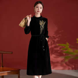 水墨佳人丝绒连衣裙女2025秋季新款中式改良旗袍礼服妈妈款女8562