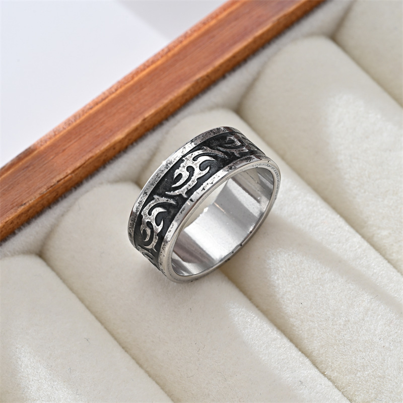 Hip-Hop Vintage Style Cross Checkered Titanium Steel Men's Rings Men Band Rings display picture 11