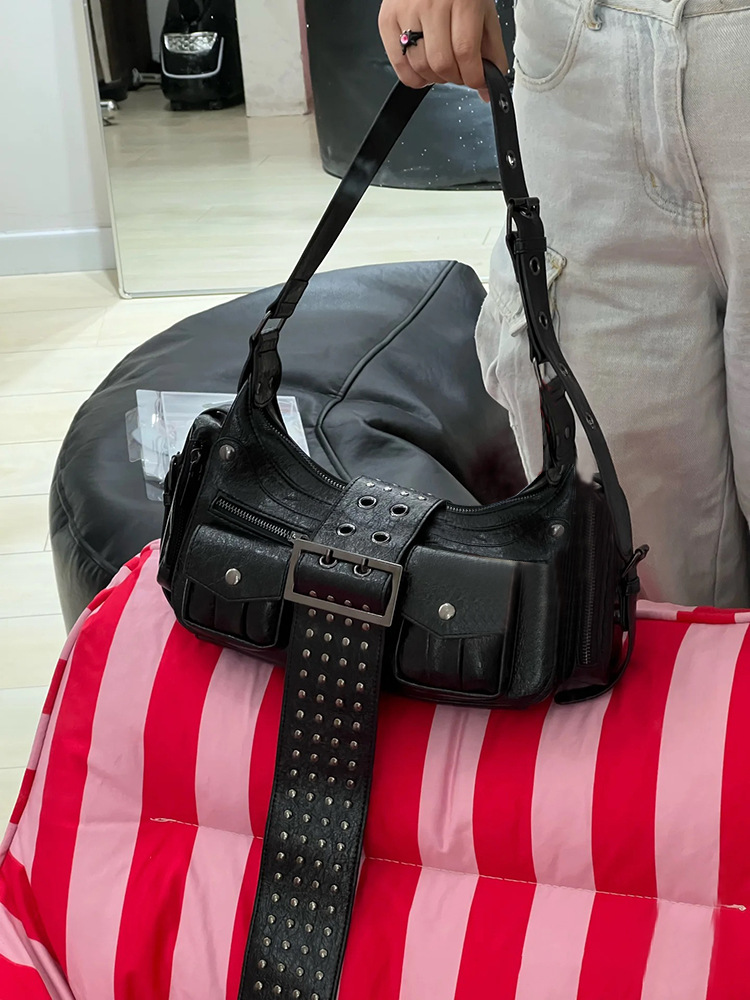 Kleine Nischendesigner Sweet Jubie Hot Girl Motorcyc Rivet Belt Buck Sing Schultertasche Unterarmtasche Neu_voghion.com