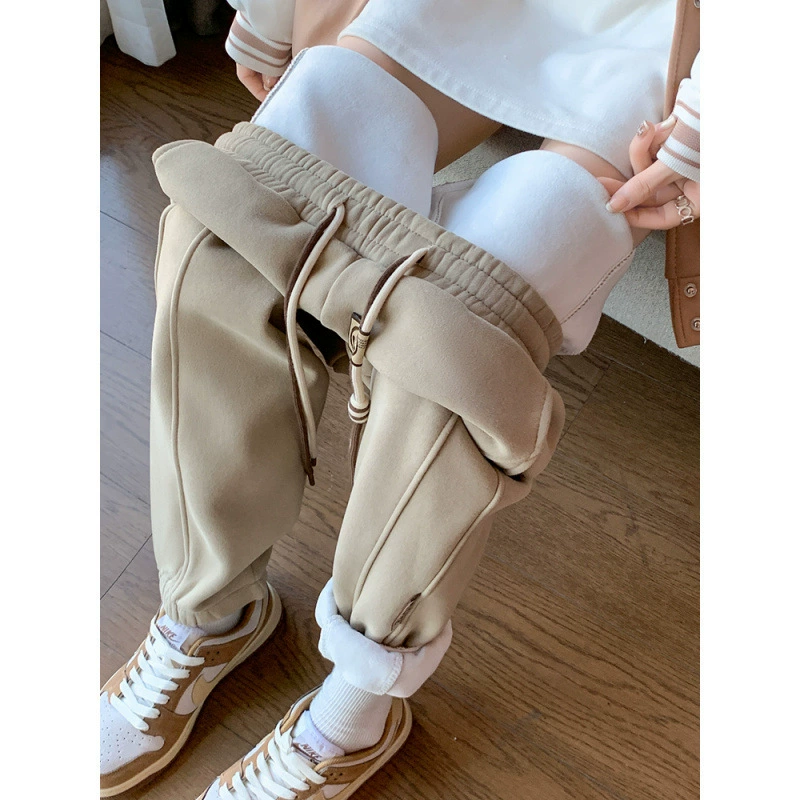 Молоко карри плюшевые спортивные брюки женские осень-зима 2024 новые свободные пучки ноги тонкие и толстые повседневные брюки