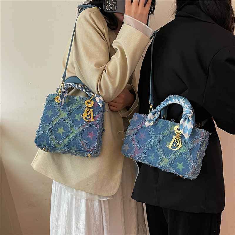 Umhängetasche, neuer Stil für Herbst und Winter 2024, hochwertige und modische Umhängetasche aus Canvas, klassische Pendlerhandtasche mit großem Fassungsvermögen._voghion.com