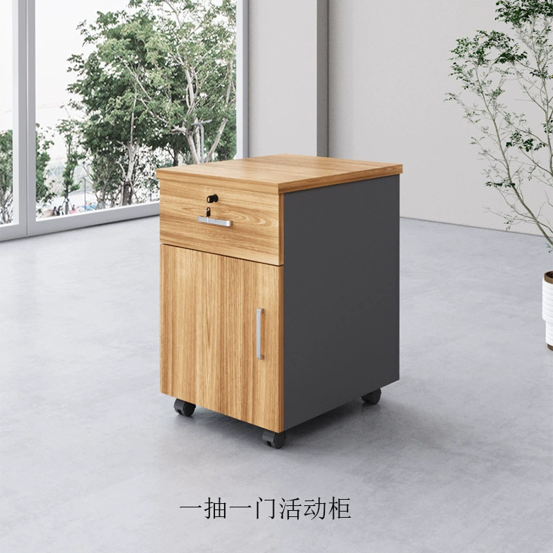 Oficina de cuatro asientos Silla de escritorio del personal combinación de seis asientos personal escritorio pantalla titular de la tarjeta personal escritorio al por mayor