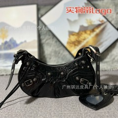 直接供給クロスボーダー新しいクラシックプリーツバーストレザーバイクバッグ Cagole 本革脇の下ショルダークロスボディレディースバッグ
