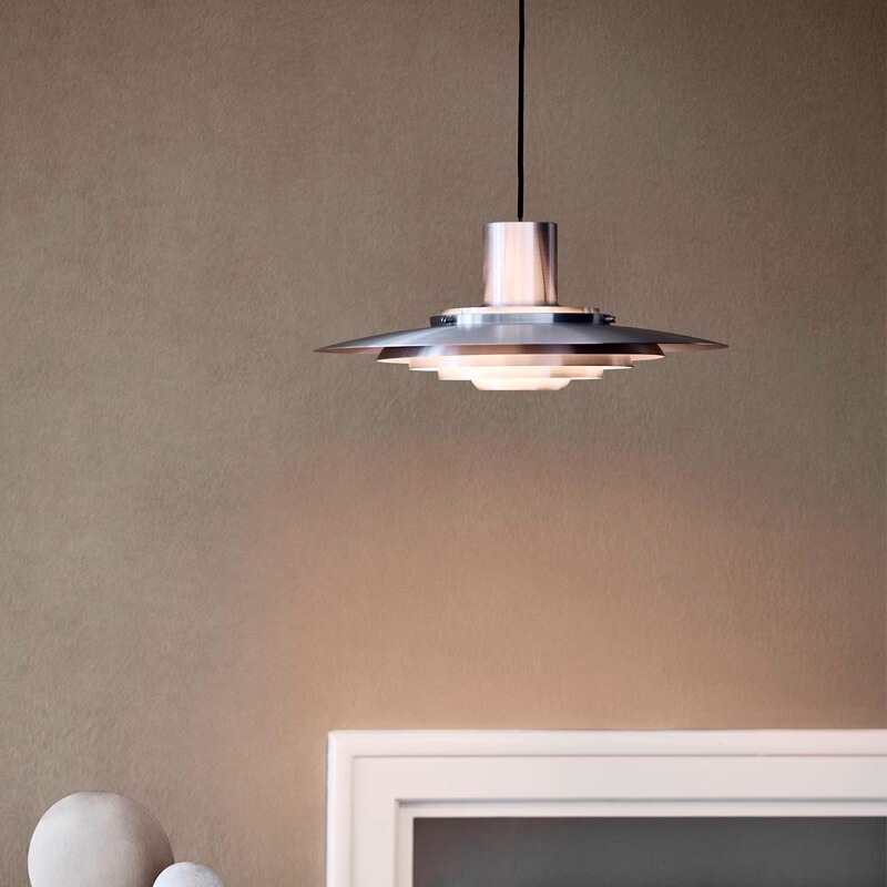 High-End Danish Restaurant Chandelier Nordic Modern Medieval Design Flying Saucer Decoration Medieval Dining Table Bar Chandelier