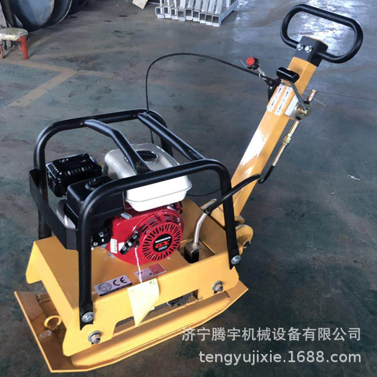 手扶汽油夯实机厂家建筑泥土夯实机  安徽平板夯多少钱汽油夯板厂