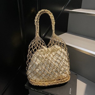 ����Ů��2025�¿��W�����n��Ҹ��ˮͰ���μ����ذ�������ͨ�ڰ�