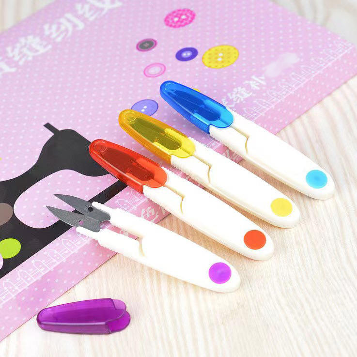 彩色透明u型剪刀安全弹簧纱剪十字绣钓鱼剪刀不锈钢绣花剪刀带盖