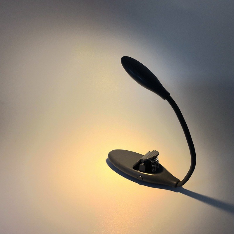 跨境USB阅读灯LED看书冷暖变光充电夹子亚马逊夜读书软管夹灯