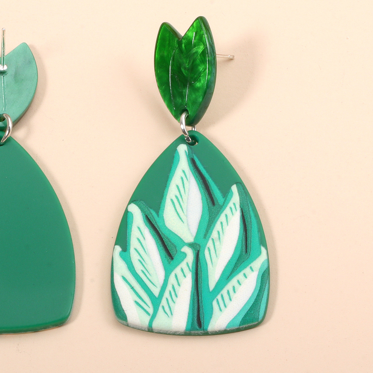 Acrylic Green Leaf Pendant Earrings display picture 6