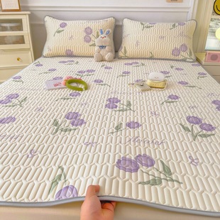 Small fresh ice silk latex mat three-piece dormitory air conditioning soft mat washable children cool silk mat wholesale