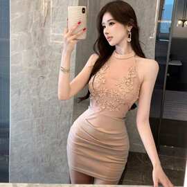 温柔淑女花朵网纱挂脖无袖连衣裙纯欲气质修身露背显瘦打底连衣裙