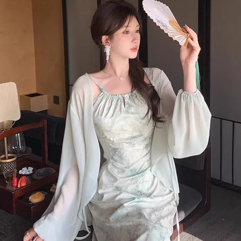 2025 Long Green Suspender Skirt Summer New Style Waist-Cinching Elegant Halterneck New Chinese Dress Two-Piece Set