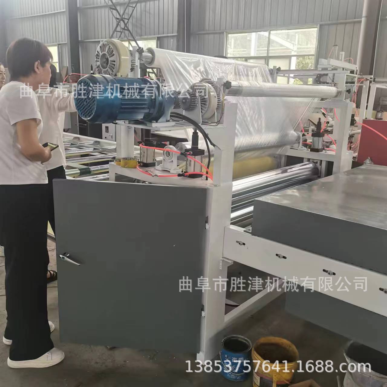 密度板材贴面机优质胶合板自动上胶覆膜机木工板材表面无气泡贴面