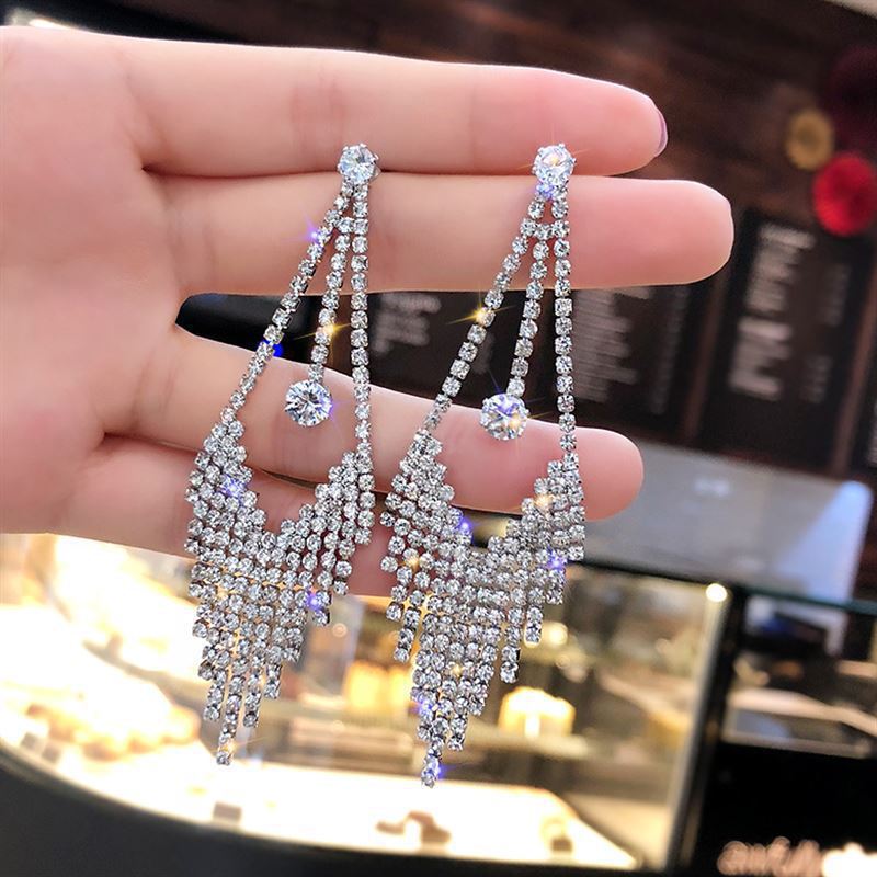 1 Pair Simple Style Geometric Solid Color Plating Inlay Alloy Rhinestones Drop Earrings display picture 5