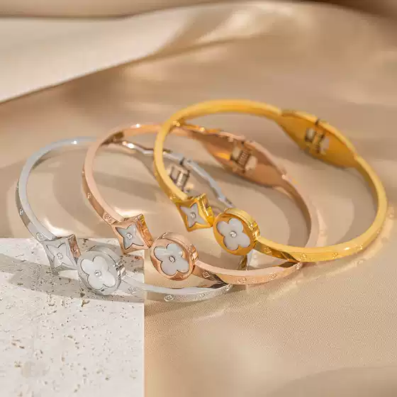 Korean Style Fashion Four-Leaf Clover Mother of Pearl Diamond-Studded Bracelet 18K Gold Plated Light Luxury Ins Simple Design Titanium Steel Women's Bracelet