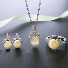 �n���¿��ѩŮ���ʹ�������bŮ�r�К��|΢�荻ʹڵ��������b