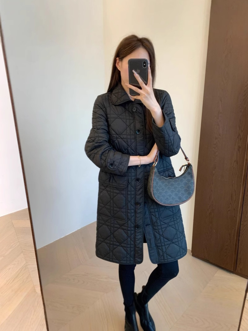 THEWOW D家の牛の商品は手で位置決めします。