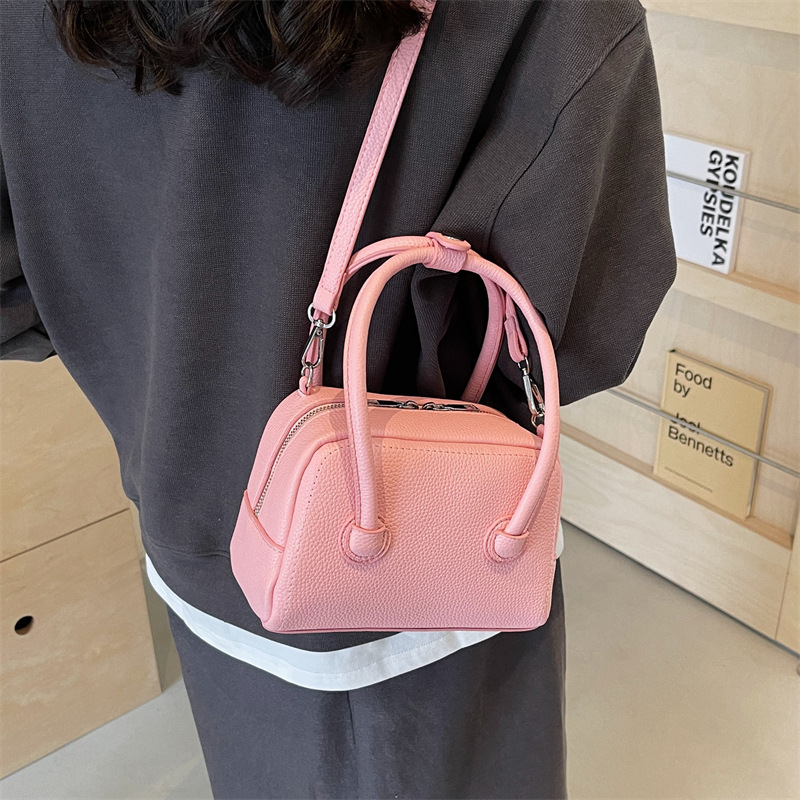 2026 nuevo bolso de bolos popular bolso de hombro para mujeres estilo coreano de viaje diario ocio nicho de diseño