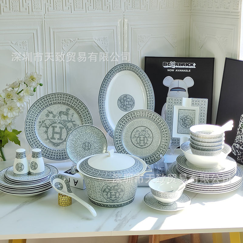 Cross-Border European-Style High-Value Bone China Tableware Set for Home Restaurant Ceramic Bowls, Spoons and Plates Housewarming Gift Tableware Wholesale
