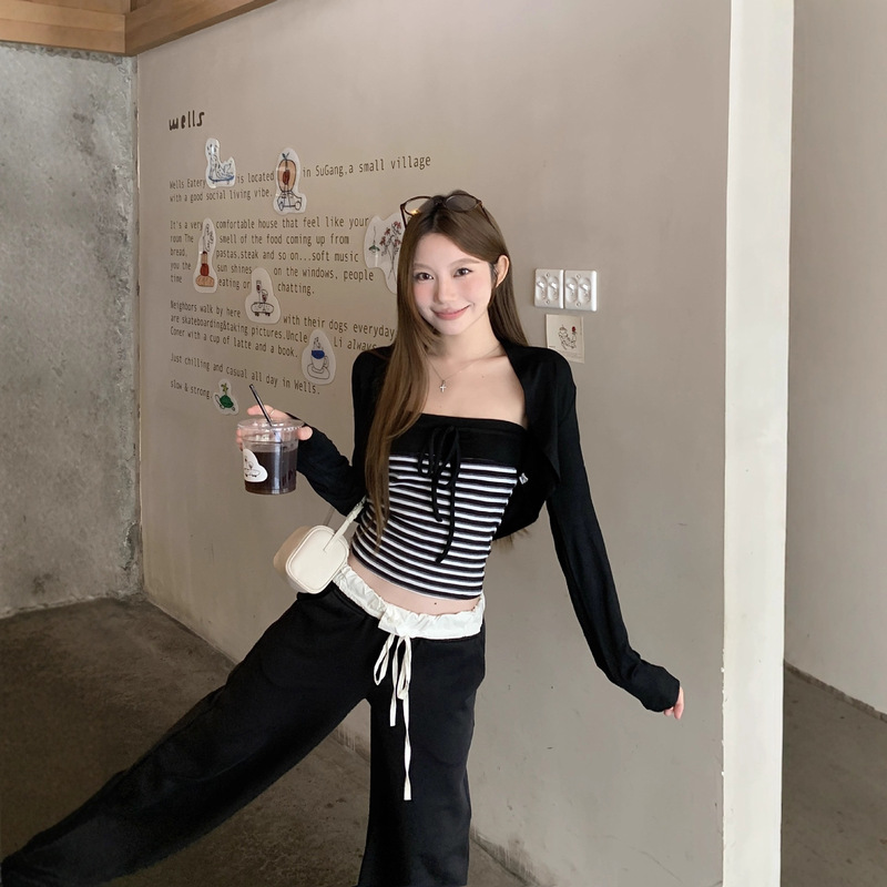 Song Zheng'En Black Slim Short Knitted Cardigan Jacket for Women Autum New Super Nice Sexy Long-Sleeved Top Song Zheng'En Black Slim Short Knitted Cardigan Jacket for Women Autum New Super Nice Sexy Long-Sleeved Top