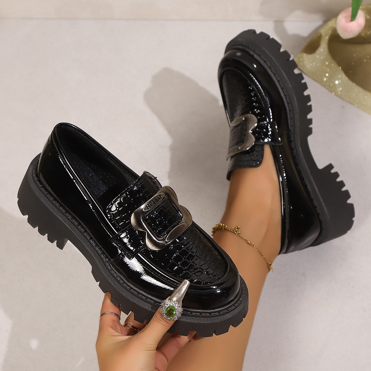 Fashionable black retro Mary Jane shoes English style with bow…
