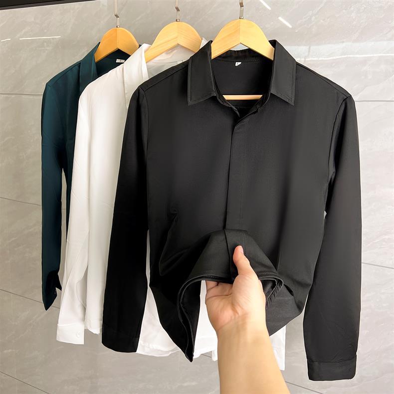 Camicia casual uomo a maniche lunghe bianca con bottoni_voghion.com