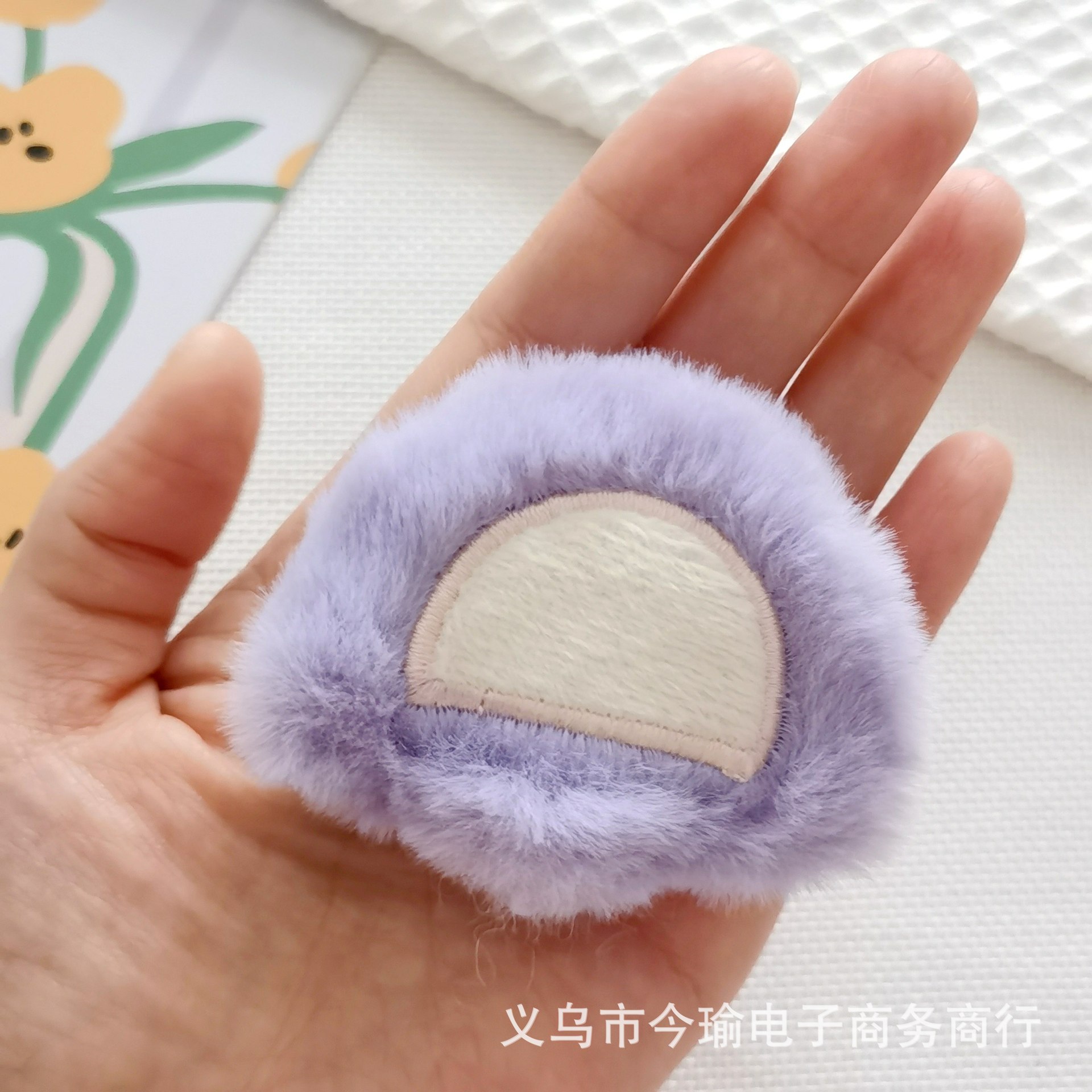 新しいぬいぐるみのイチゴの耳のカチューシャのヘアピンのアクセサリーのアクセサリーdiyネットの赤い熊の耳のアクセサリー