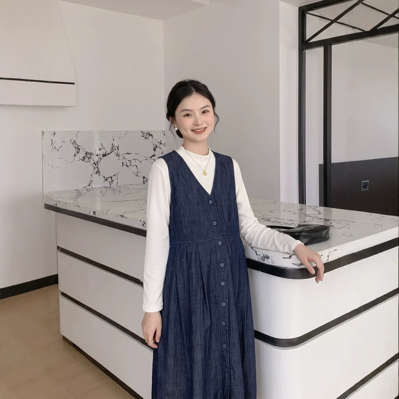 Early autumn new maternity wear, loose-fitting stylish denim vest dress, suitable for daily commuting, slimming sleeveless trendy mom dress Early autumn new maternity wear, loose-fitting stylish denim vest dress, suitable for daily commuting, slimming sleeveless trendy mom dress