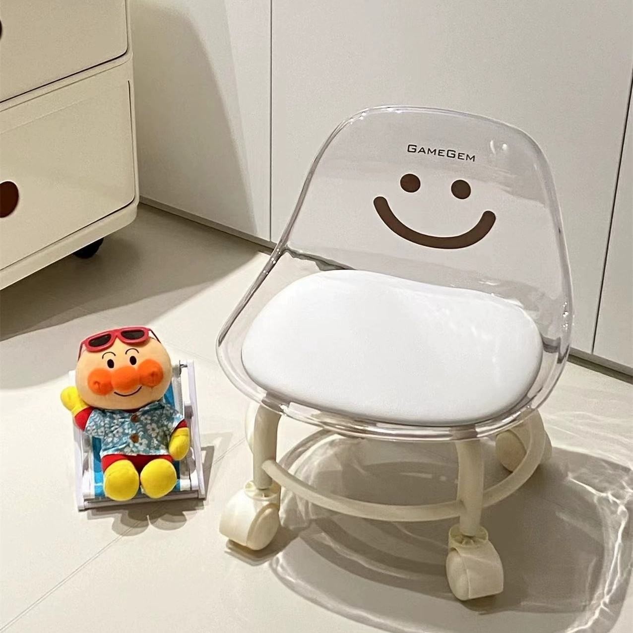 Маленький табурет, бытовой низкий табурет, бесшумный детский шкив, маленький стул для гостиной, скамейка для взрослых, спинка, универсальное колесо, маленький низкий табурет