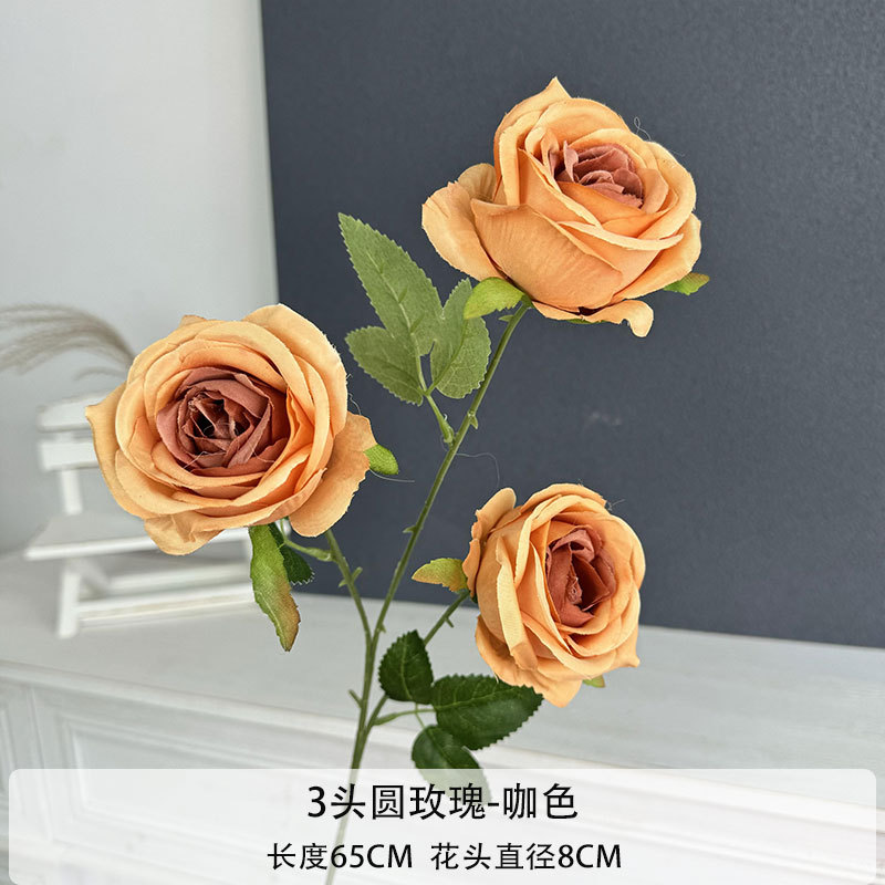 둥근 장미 3개