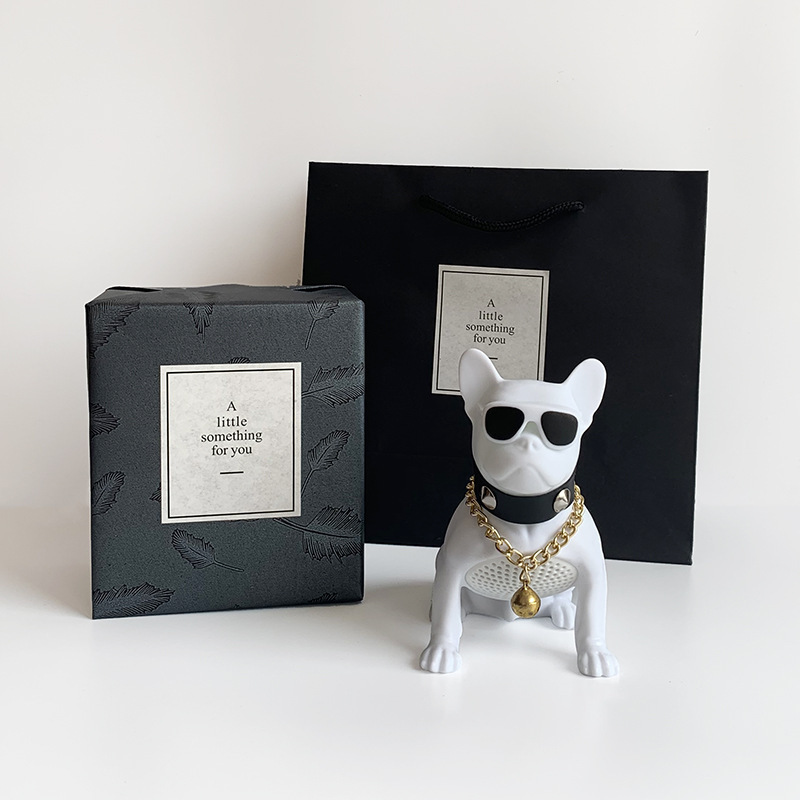 Bulldog subwoofer todo el cuerpo sonido de perro adornos de automóvil cabeza de perro altavoz bluetooth novio explosión de cumpleaños