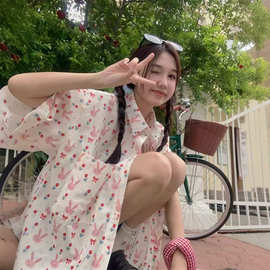 日系甜美小众印花宽松短袖衬衫女夏季新款ins潮防晒情侣百搭衬衣