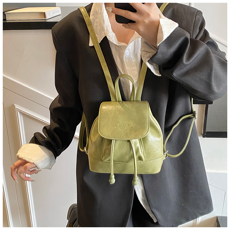 Simple, versatile and niche design women's backpack 2025 new trendy casual small backpack, fashionable travel small schoolbag undefined